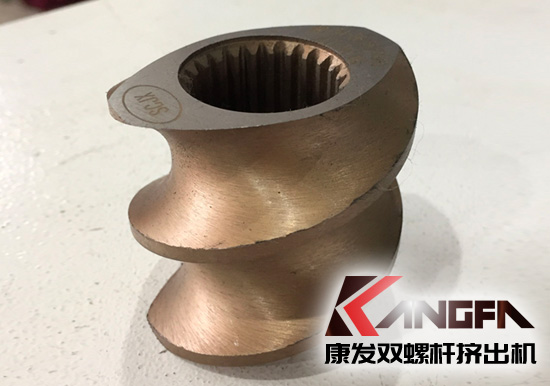 康發(fā)雙螺桿擠出機(jī)新一代螺紋套現(xiàn)已批量生產(chǎn)，請認(rèn)準(zhǔn)scjx激光防偽商標(biāo)。