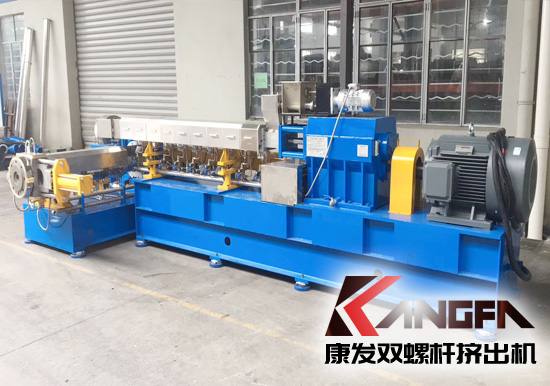 浙江客戶因業(yè)務(wù)發(fā)展需求，車間連續(xù)生產(chǎn)超十五年SJSH系列雙螺桿混煉擠出機(jī)老設(shè)備更換記！