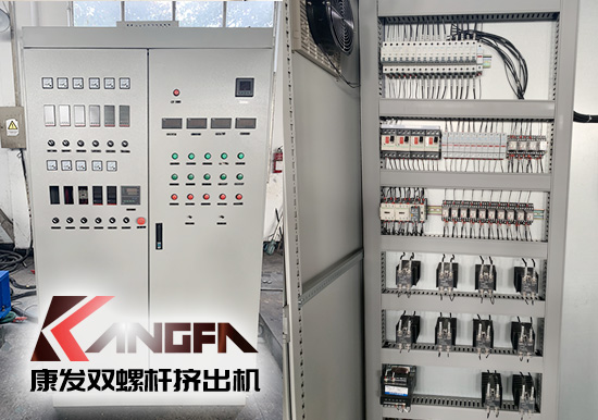 新一代65B型康發(fā)JSH標(biāo)準(zhǔn)化全新雙螺桿擠出造粒機(jī)組系列、品質(zhì)控制柜、真空系統(tǒng)等展示