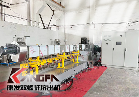 廢塑料高容積熔融定制型設(shè)備——康發(fā)雙螺桿造粒機(jī)出品
